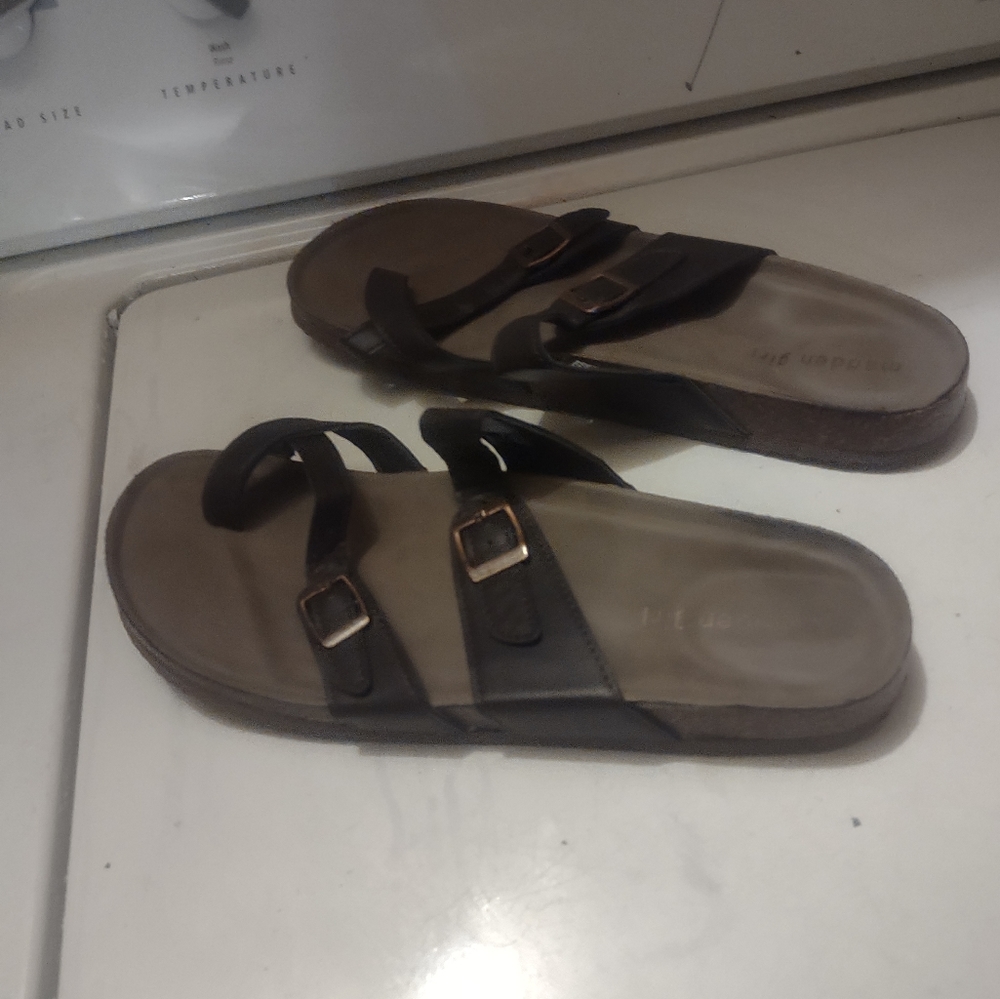 Madden Girl Woman's Brycee‎ tor ring slide outdoor dark brown Sandles size 10
